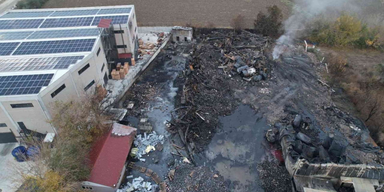 Milyonluk fabrikadan geriye harabe kaldı