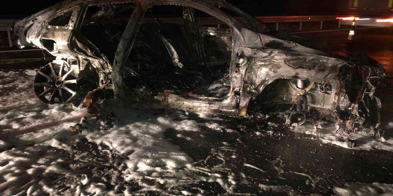 Ankara-Niğde Otobanında kaza;3  ölü 1 yaralı