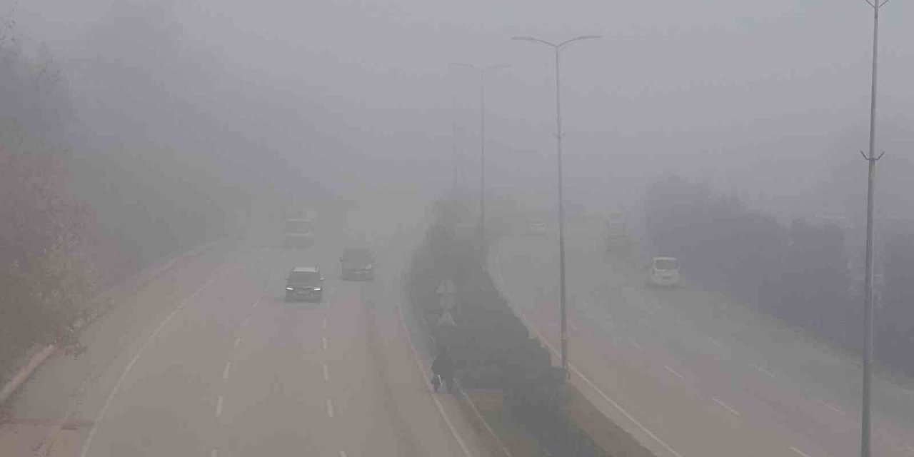 Yoğun sis şehrin tamamına hakim oldu