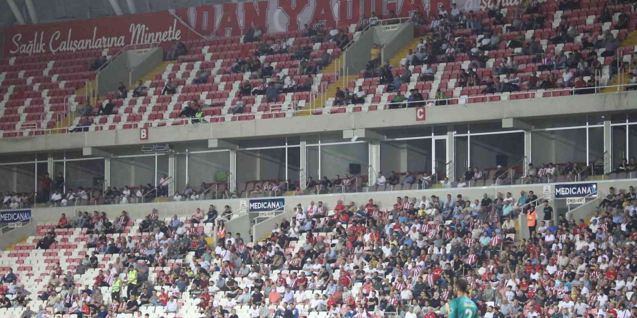 Sivasspor maçlarına taraftar gelmiyor!