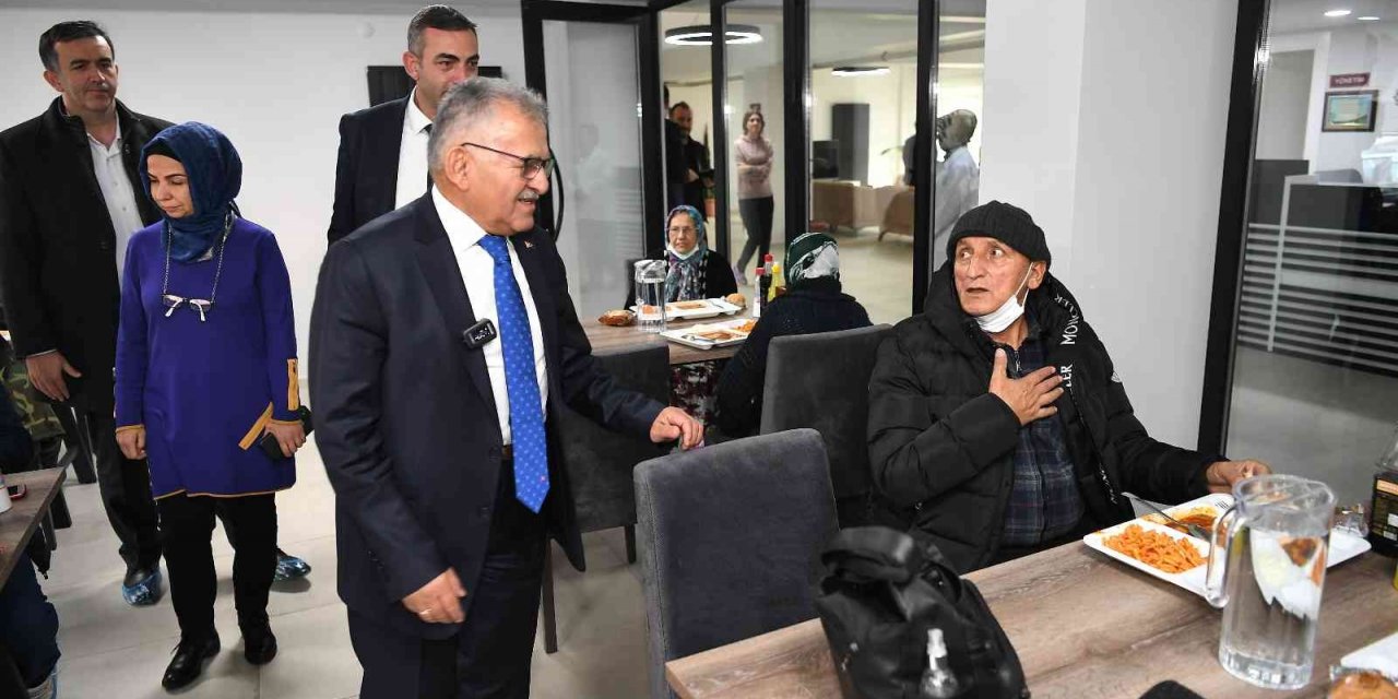 Hasta yakınlarına 5 yıldızlı otel konforunda hizmet: Hasta ve Hasta Yakınları Misafirhanesi