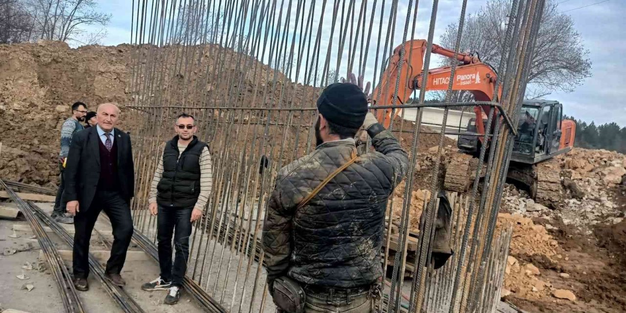 16 köyün kullandığı köprünün yapımı başladı