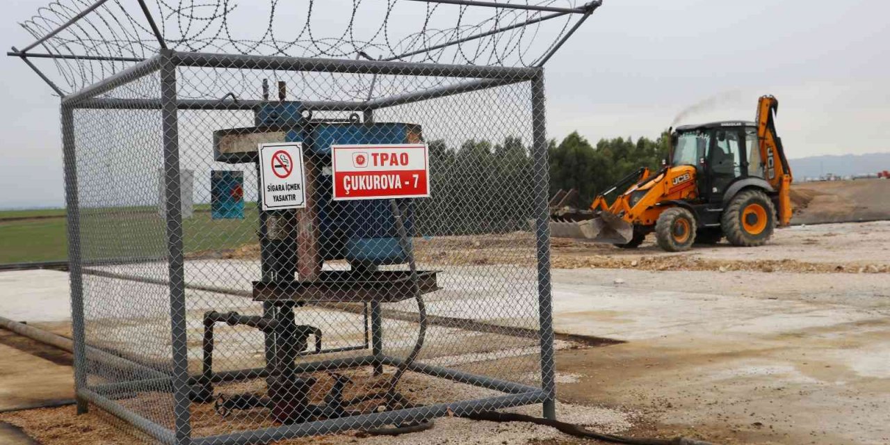 Adana’da su seviyesinde çıktı: "Çukurova 7" isimli kuyudan petrol fışkırdı