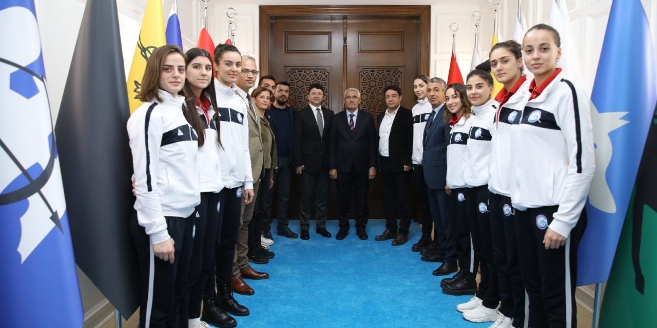 Voleybolculardan Güder’e şampiyonluk sözü