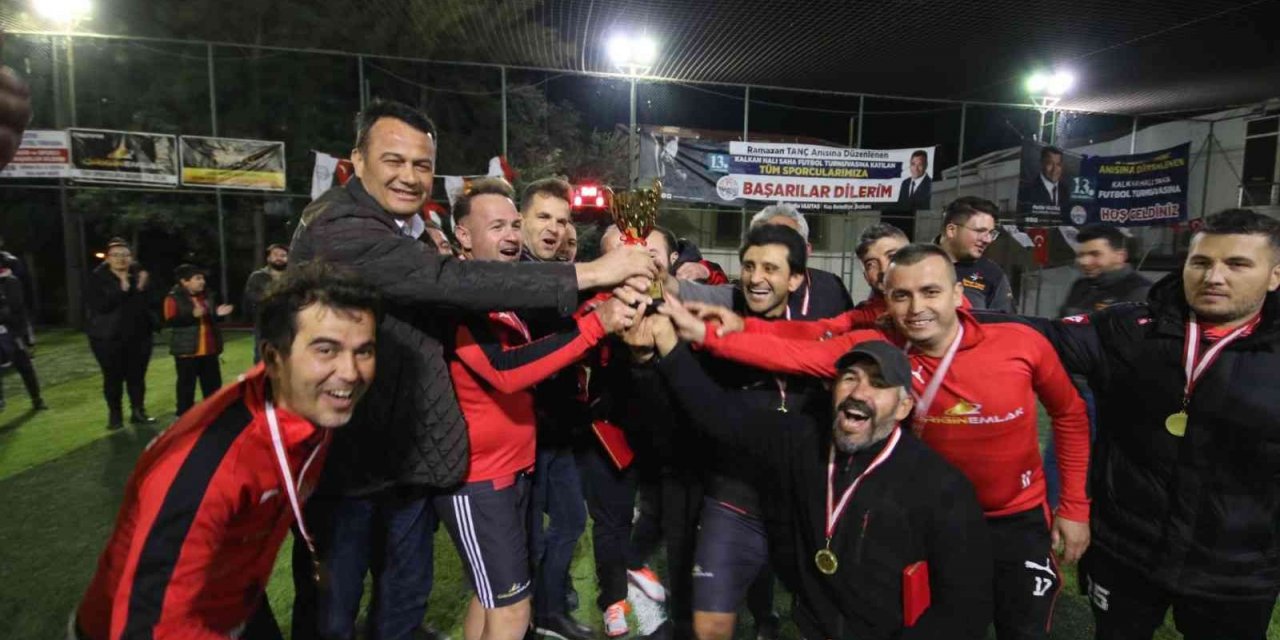 Kalkan Halı Saha Turnuvası tamamlandı