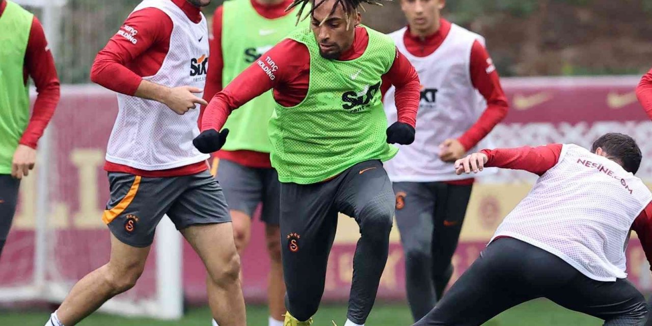 Galatasaray’da Icardi antrenmanı yarıda bıraktı