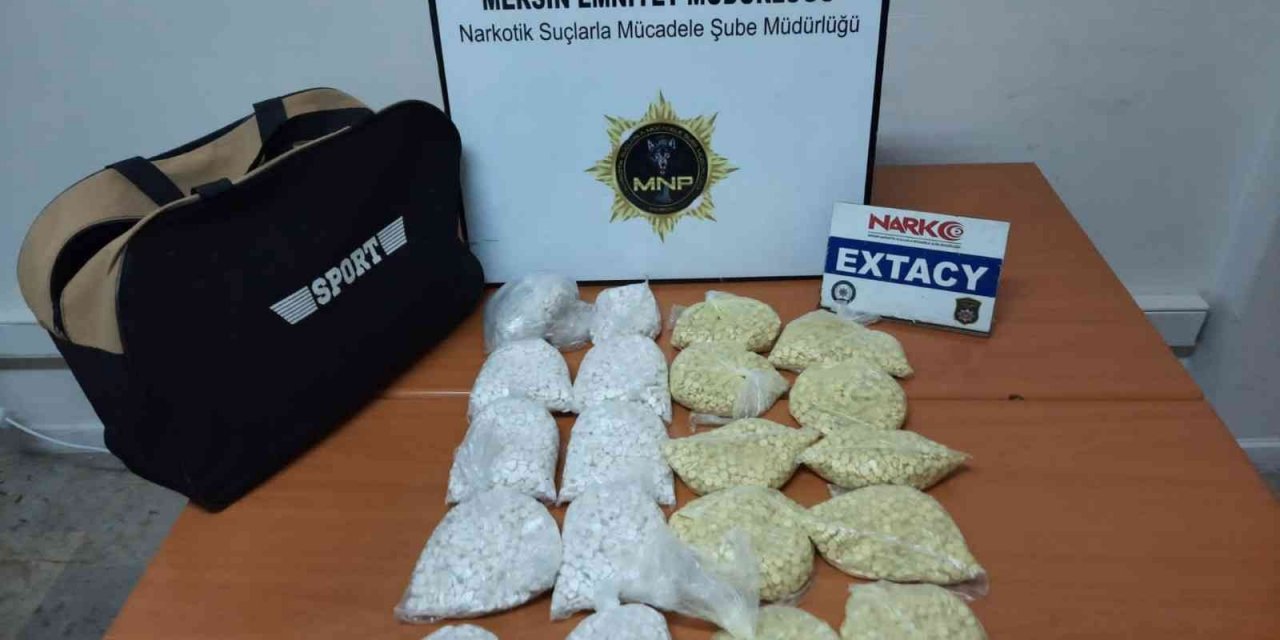 Uyuşturucu hap dolu çantayı otobüste bıraktı, yazıhaneden almaya gelince yakalandı