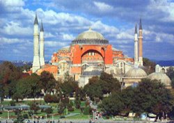 Ayasofya’da ayin yapmaya geliyorlar