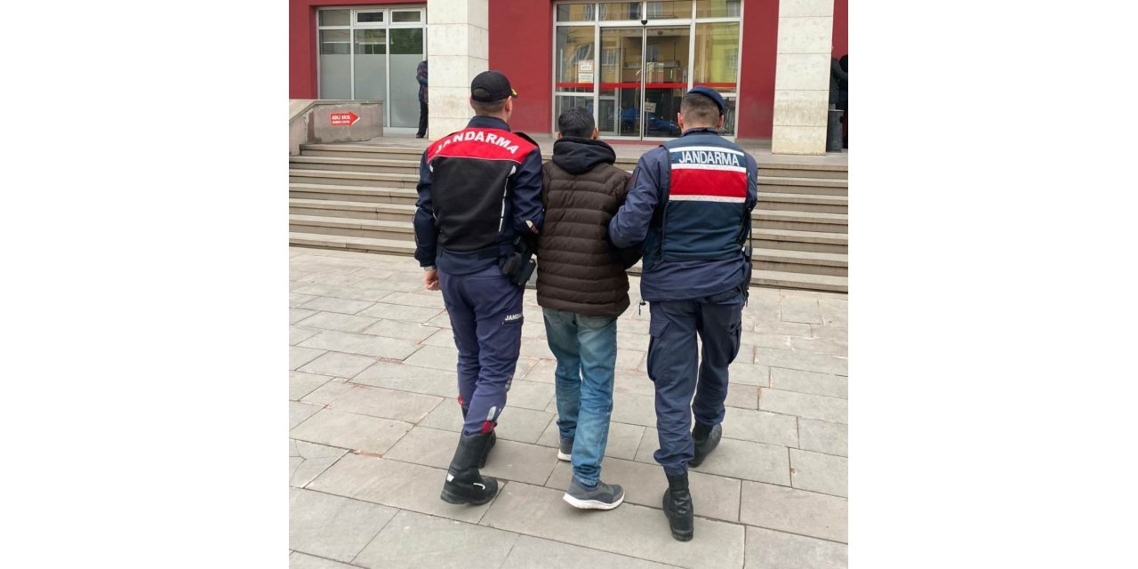 19 yıl hapis cezası ile aranan firariyi jandarma yakaladı