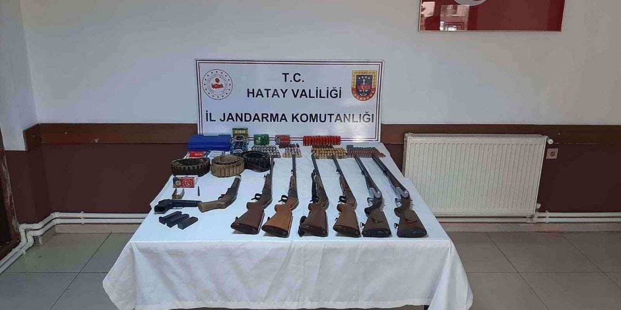 Bir evden 7’si tüfek 8 silah ile 490 adet fişek ele geçirildi