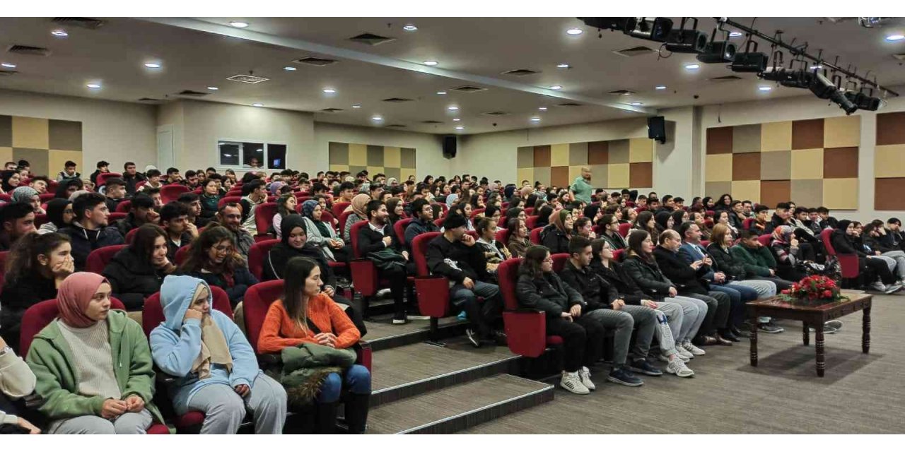 Liseli öğrencilere siber suçlarla mücadele semineri verildi
