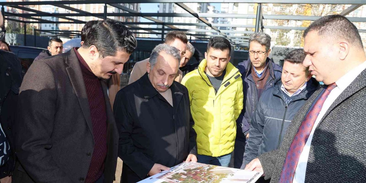 Mevlana Meydanı Ağaçlandırılıyor