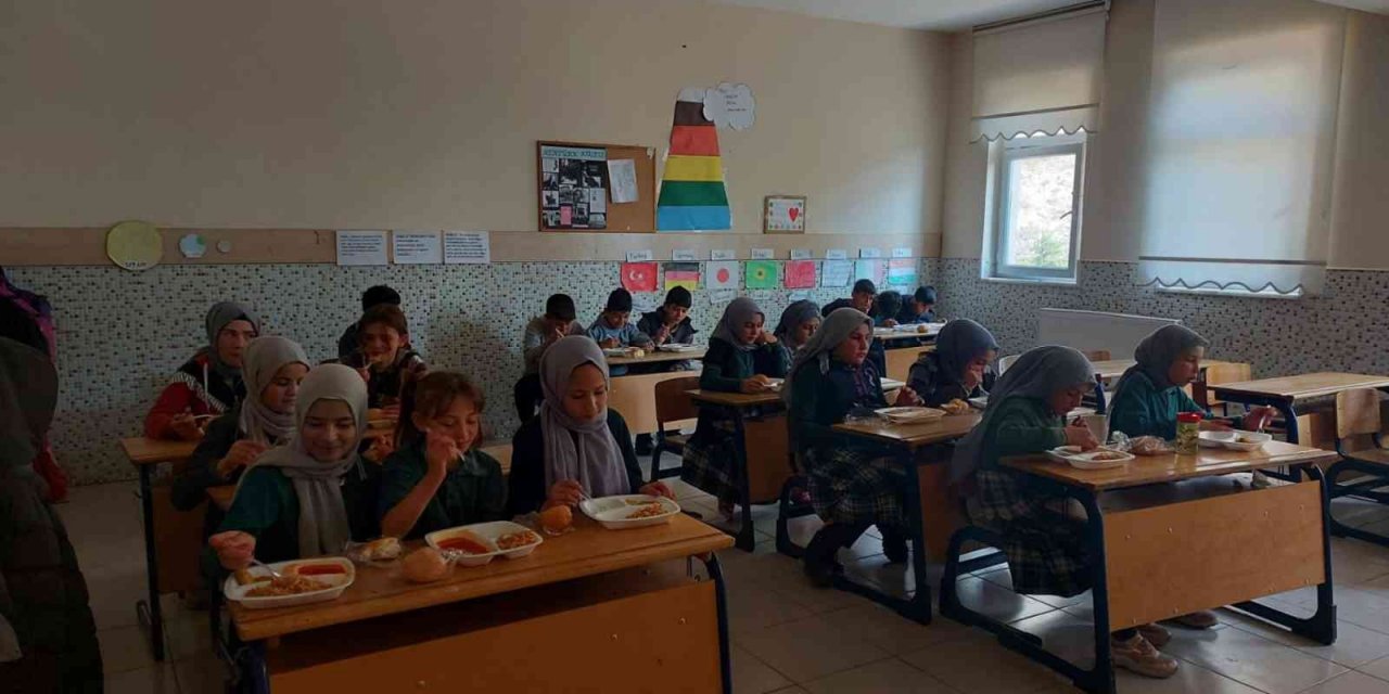 Afyonkarahisar’da 16 bin 238 öğrenci ücretsiz yemek yiyor