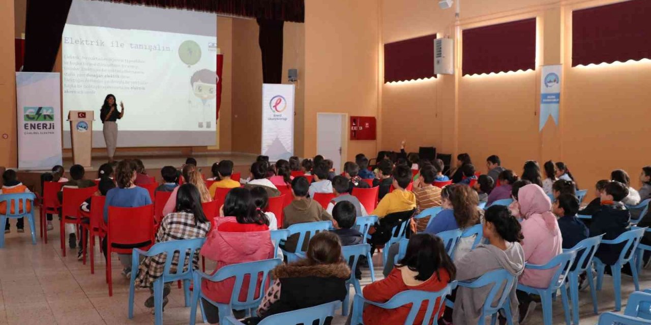 Sivas’ta enerji okuryazarlığı eğitimleri başladı, hedef 3 bin öğrenciye ulaşmak