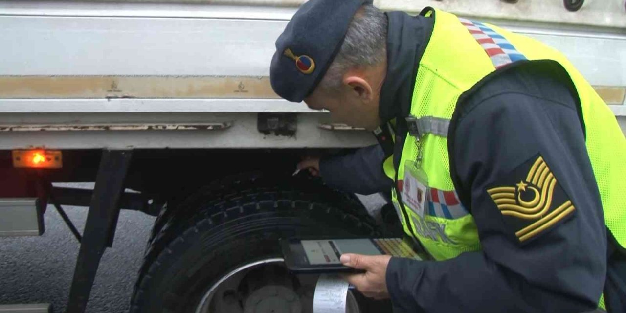 Jandarmadan kış lastiği denetimi