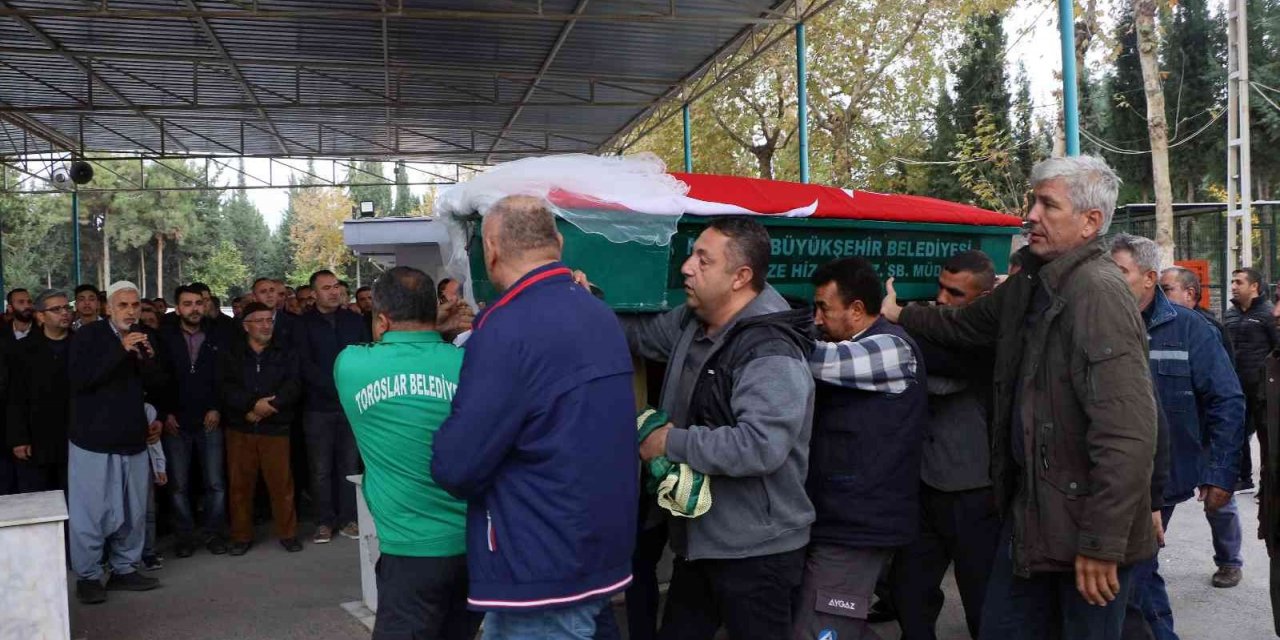 Okulda öldürülen öğrenci, beyaz duvağıyla son yolculuğuna uğurlandı