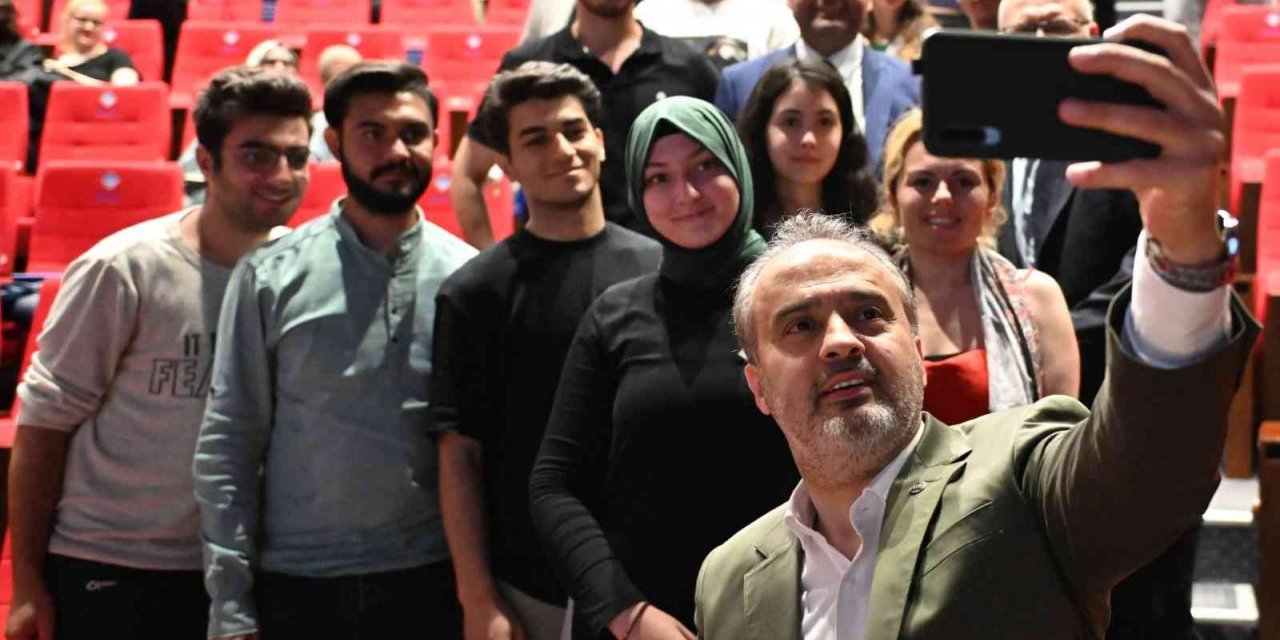 10 bin öğrenci, burslarına kavuştu