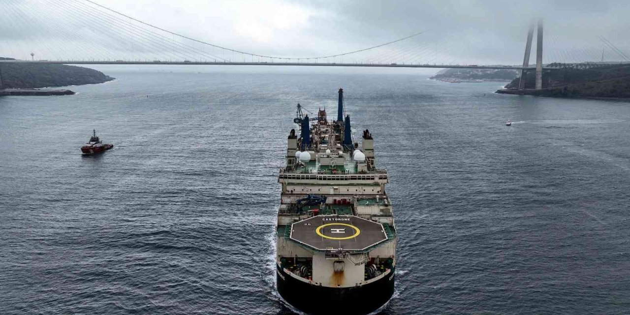 ’’Castorone’’ İstanbul Boğazı’ndan geçti