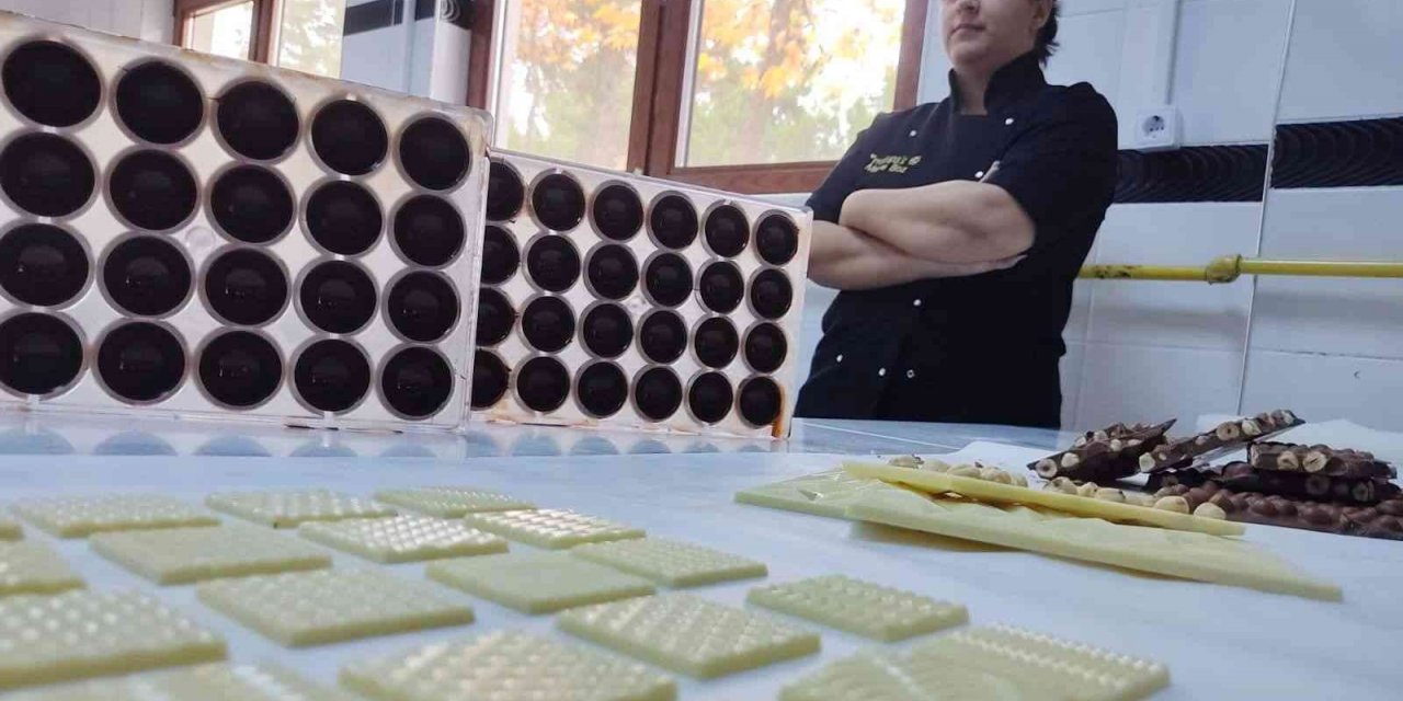 Gastronomi öğrencilerine çikolata eğitimi