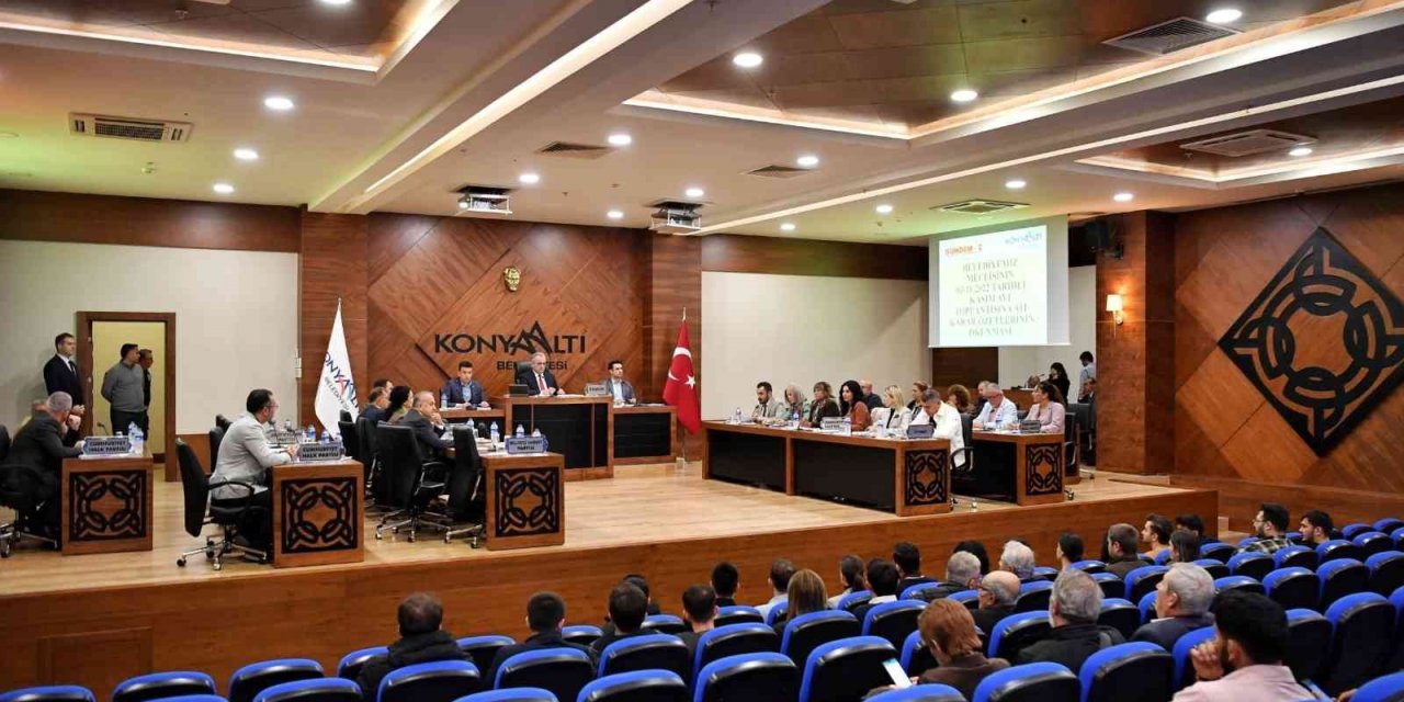 Konyaaltı’nda yılın son meclis toplantısı yapıldı