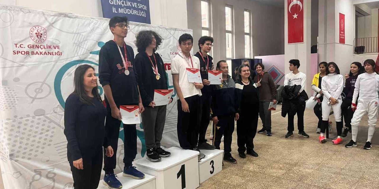 SANKO Okulları’ndan eskrim başarısı