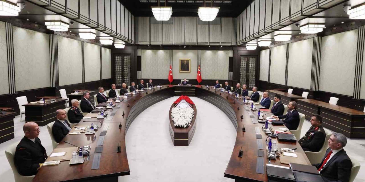 Milli Güvenlik Kurulu (MGK), Cumhurbaşkanı Recep Tayyip Erdoğan’ın başkanlığında Cumhurbaşkanlığı Külliyesinde toplandı.