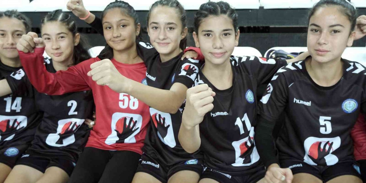 Kepez’de hentbol dolu dizgin