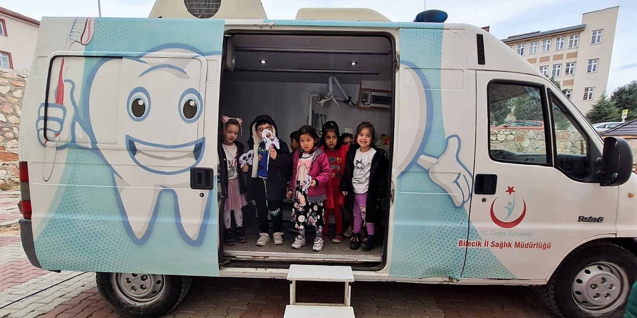 Miniklere ağız ve diş sağlığı eğitimi verildi