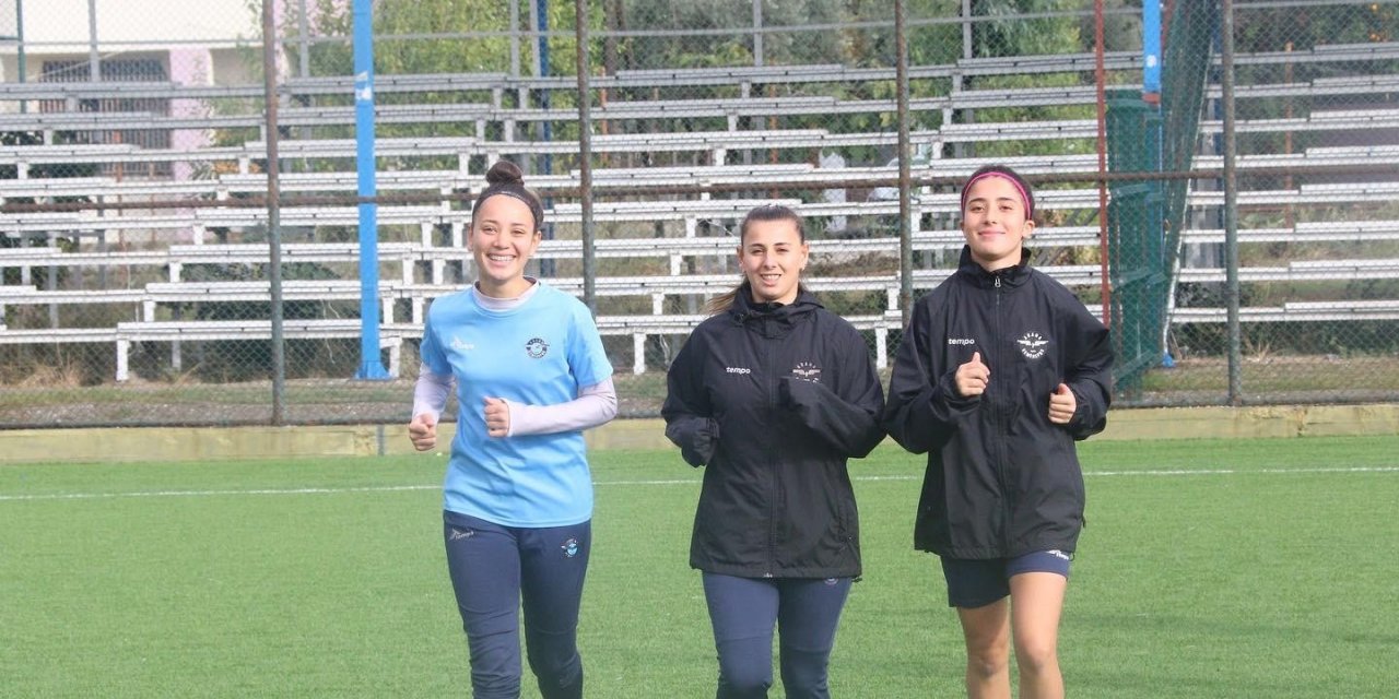 Adana Demirspor Kadın Futbol Kulübü’nde Antalyaspor maçı hazırlıkları