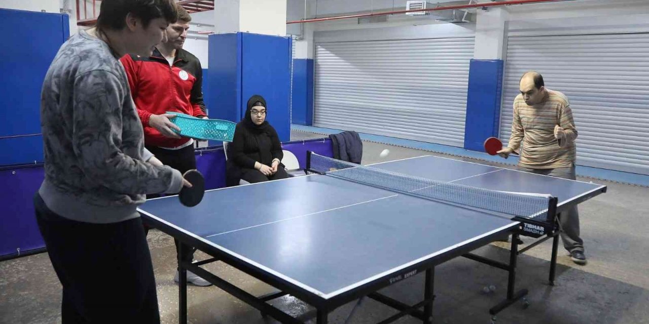 Bayraklı’da engeller “sevgiyle” aşıldı