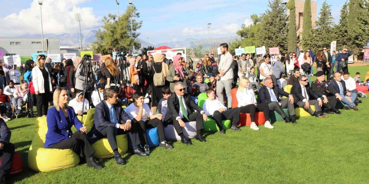 Akdeniz Üniversitesi’nde, ’Sevginle Engel Yok Spor Kültür ve Sanat Şenliği’ düzenlendi