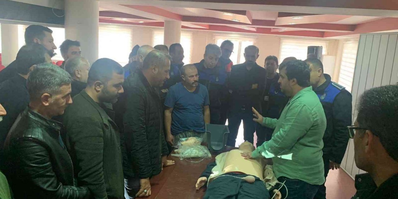 Kahta Belediyesi personeline ilk yardım eğitimi