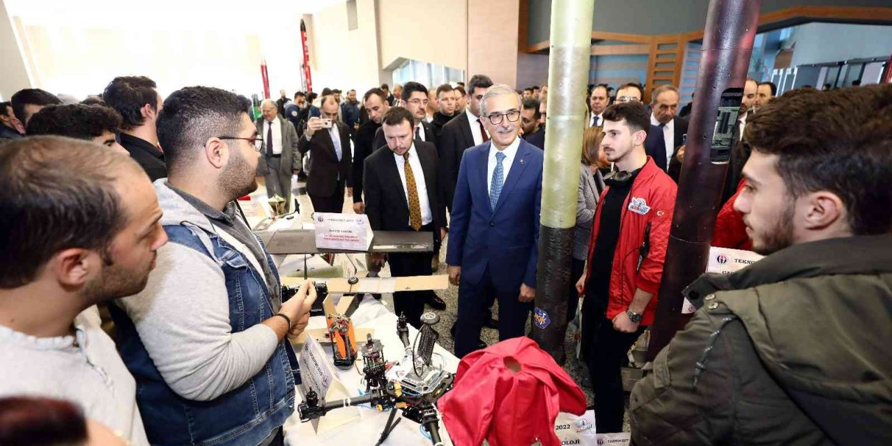 Savunma Sanayii Başkanı Demir, TEKNOFEST ekipleriyle buluştu