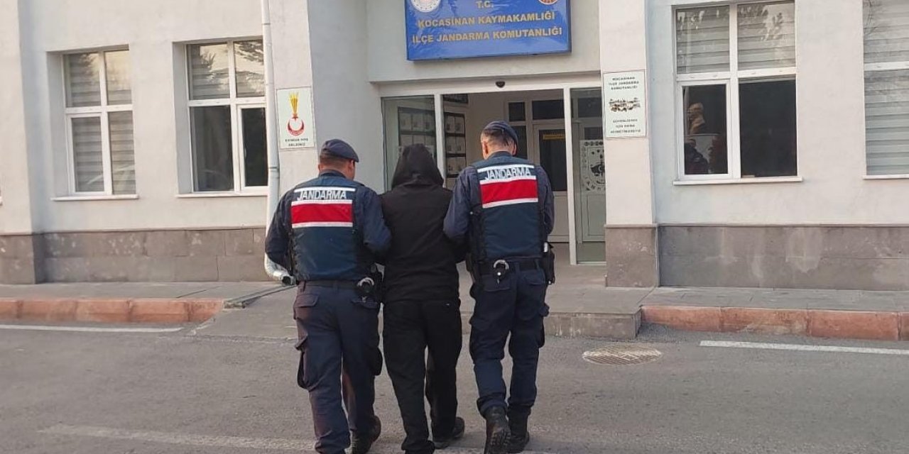 FETÖ mensubu hükümlü jandarmadan kaçamadı