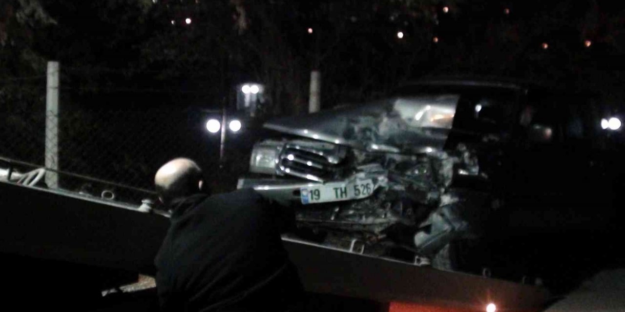 Park halindeki araca çarpan sürücü yaralandı