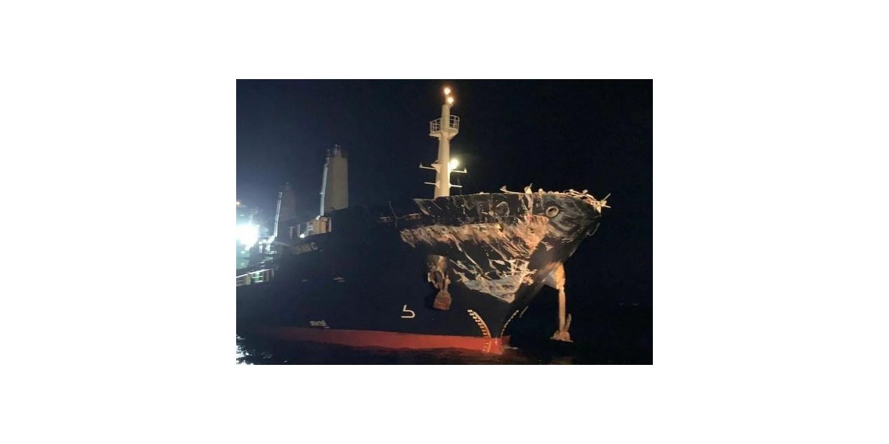 İstanbul Boğazı’nda iki geminin çarpıştığı kaza anbean cep telefonu kamerasında
