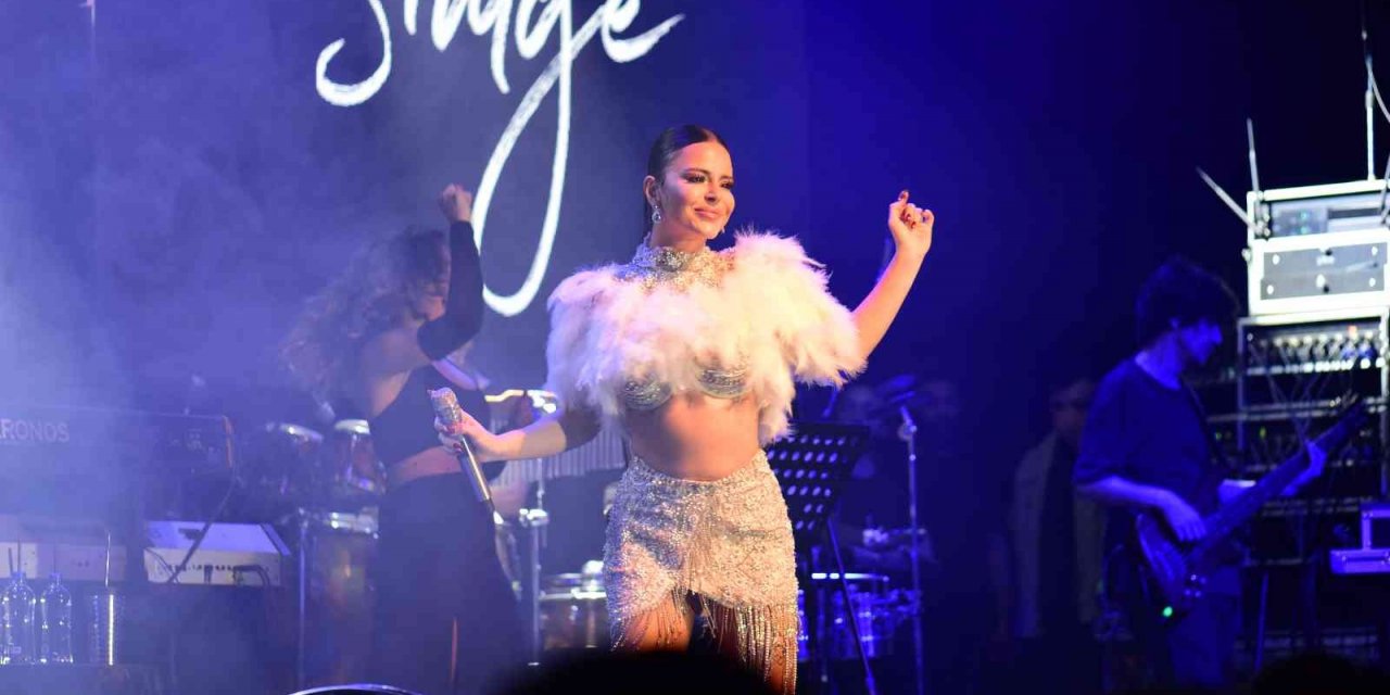 Simge Bursa’yı coşturdu