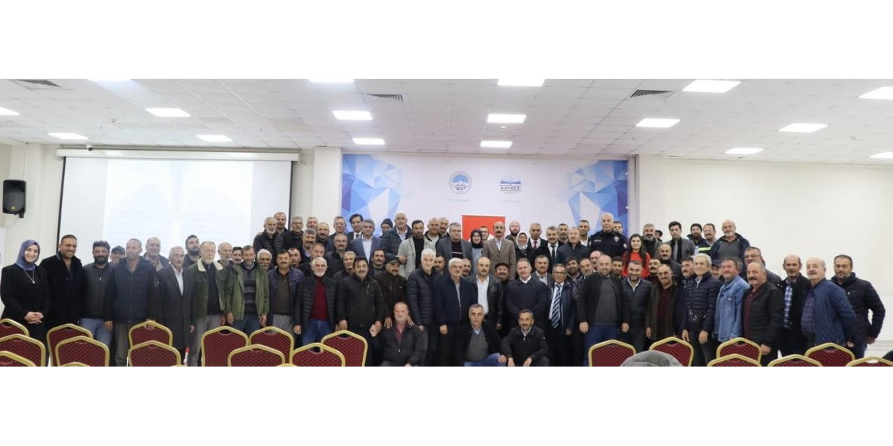 Büyükşehir’den 16 ilçede 714 muhtara eğitim