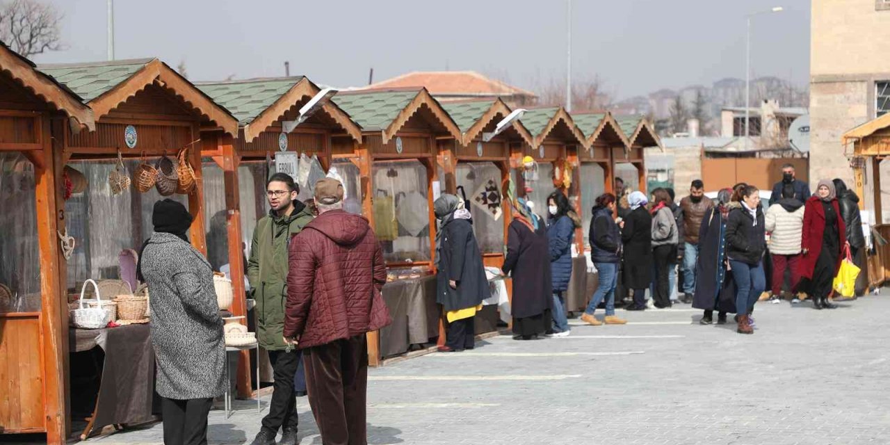 Talas, ‘maharetli ellerle’ kışa merhaba diyor