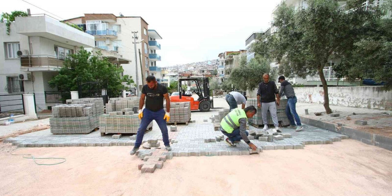 Bayraklı’da yol yenileme çalışmaları aralıksız sürüyor