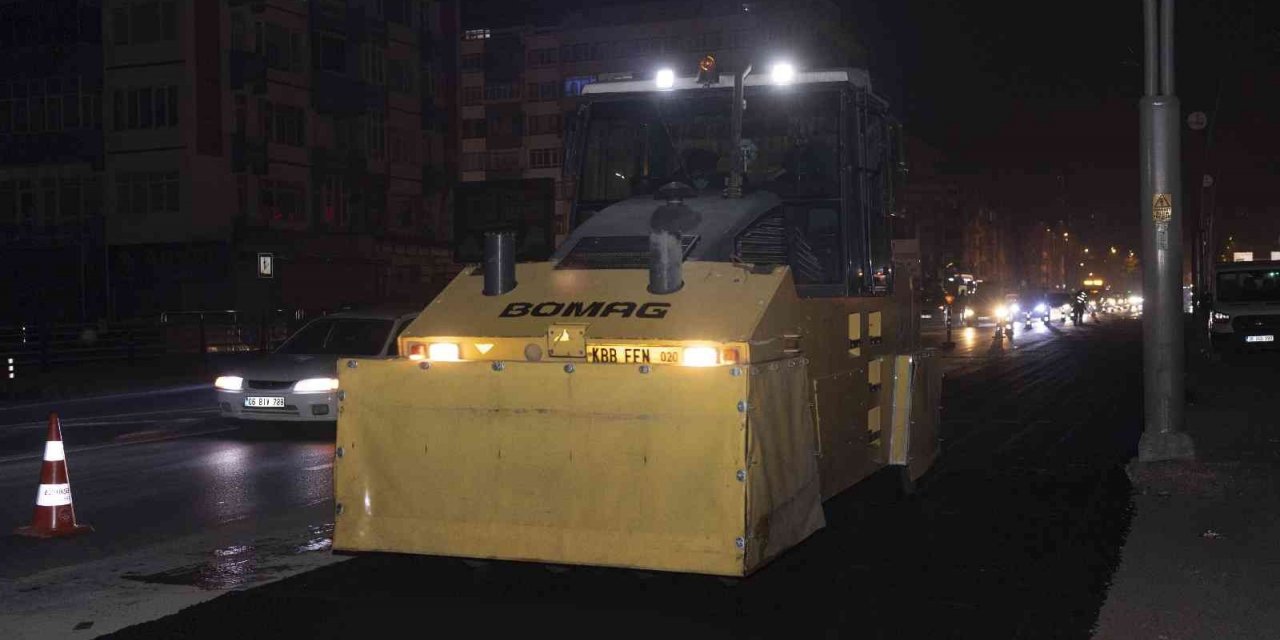 Büyükşehir, ana arterdeki yol genişletme ve şerit düzenleme çalışmalarını tamamladı