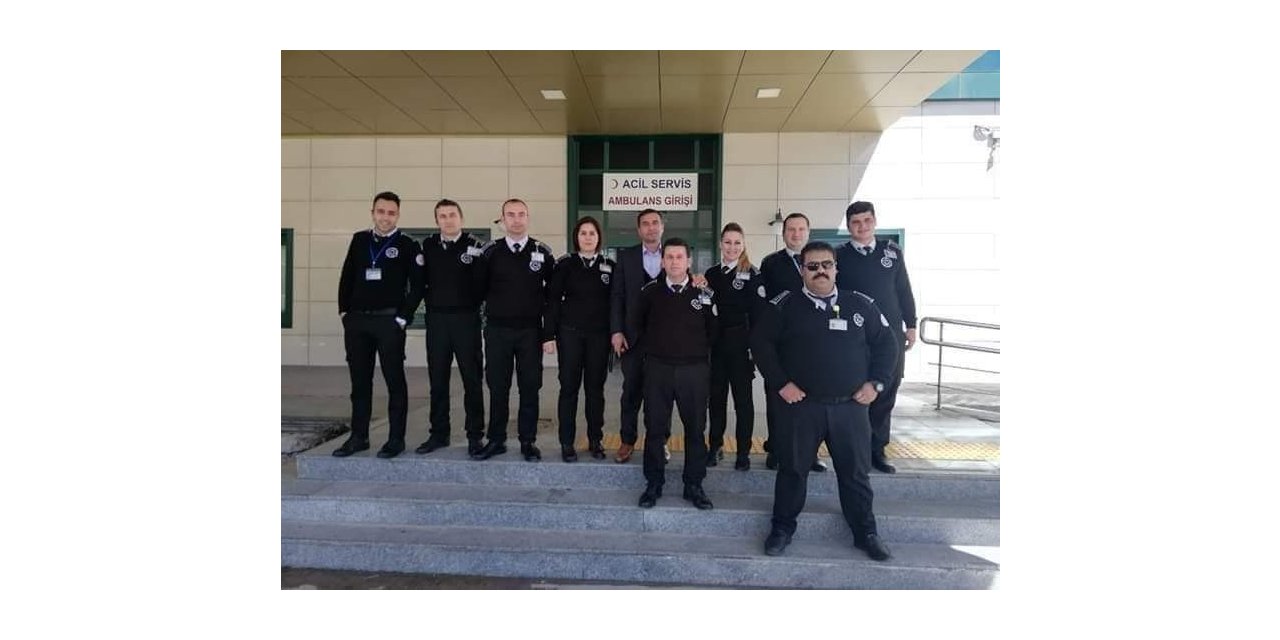 Altın dolu çantayı sahibine teslim ettiler