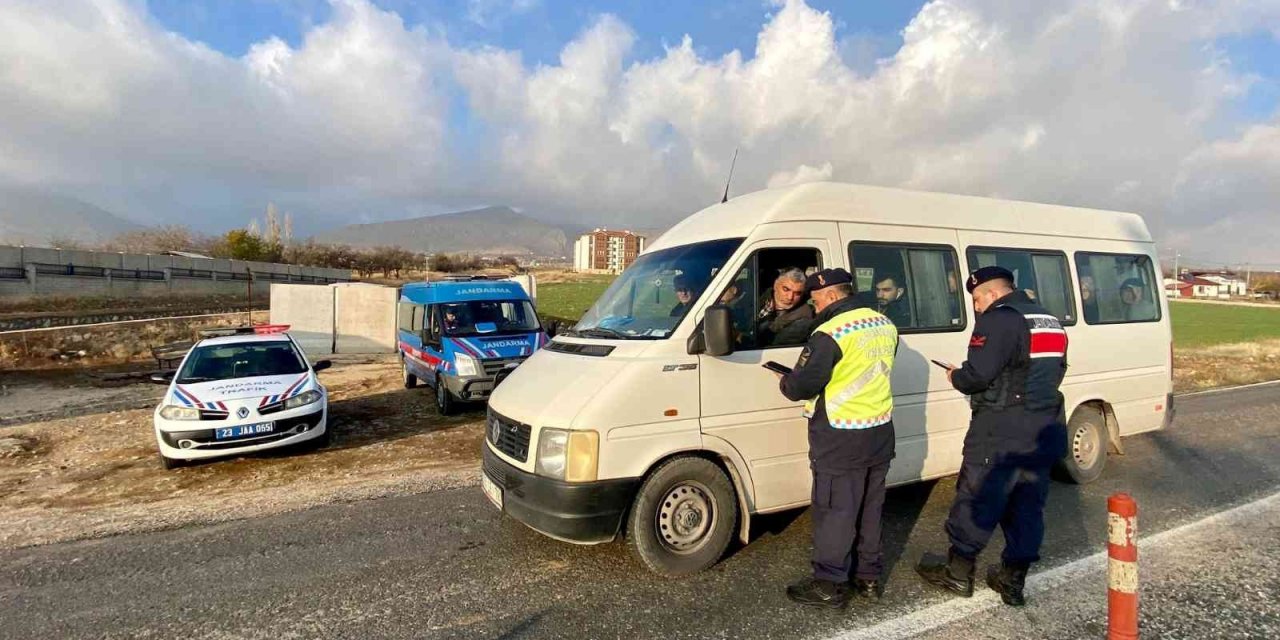 Elazığ’da kış lastiği denetimi gerçekleştirildi