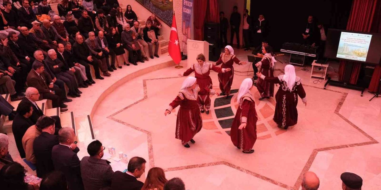 Türkistan’dan Balkanlara, Ahmet Yesevi’den Sücaaddin Veli’ye Erenlerin izinden konferansı yoğun ilgi