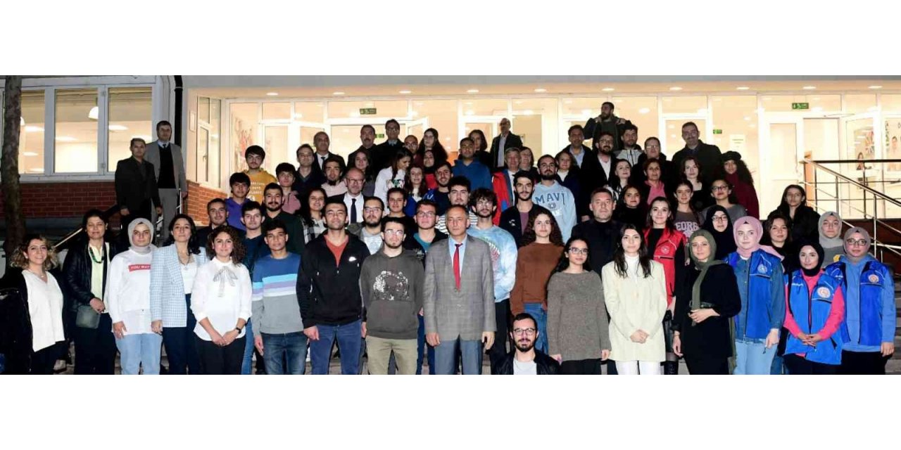 Rektör Erdal engelli öğrencilerle akşam yemeğinde bir araya geldi