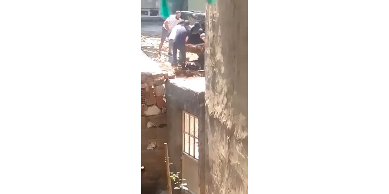 Otomobille geldiler, mazgalı çalarak sırra kadem bastılar