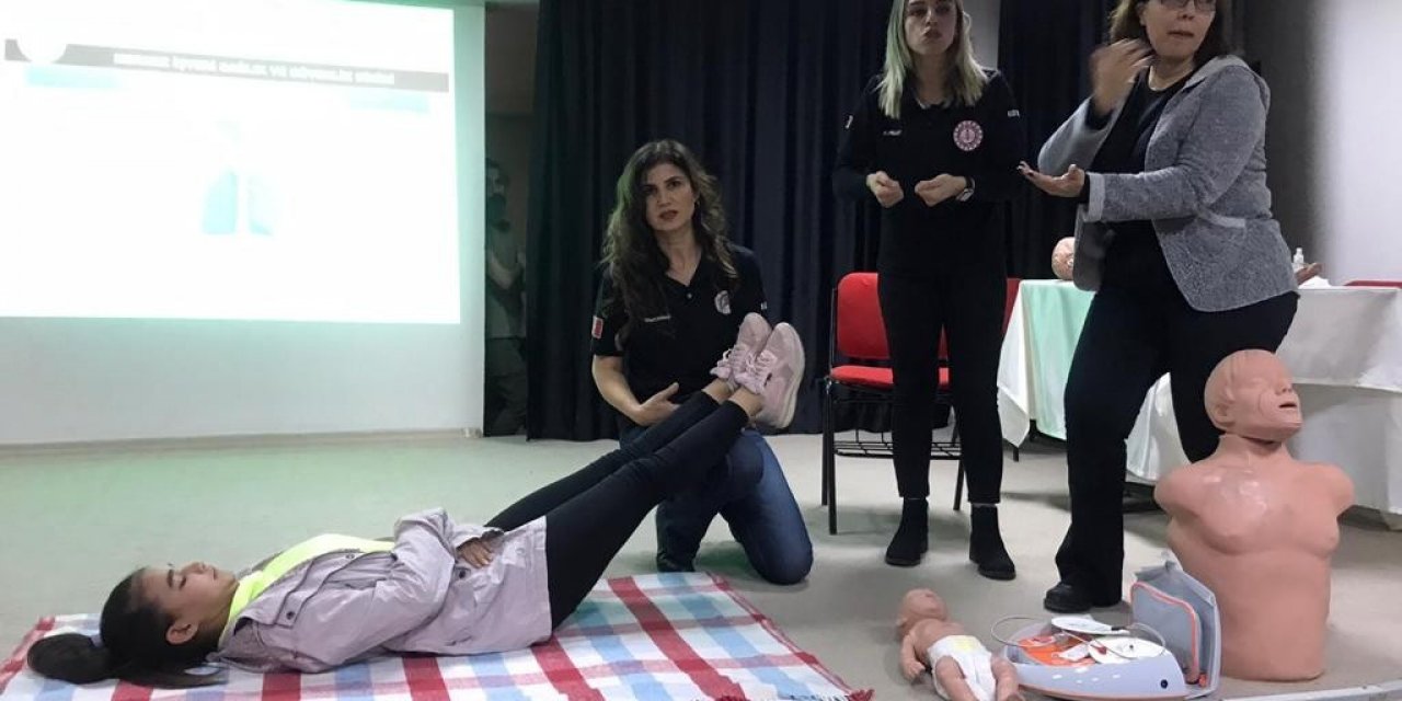 Görme ve işitme engelli öğrenciler ilkyardımı öğrendi