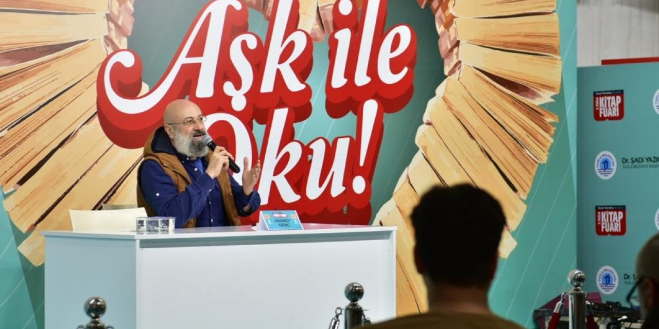 Gazeteci Hikmet Genç: “Recep Tayyip Erdoğan insanlara genetik kodlarını hatırlatıyor”