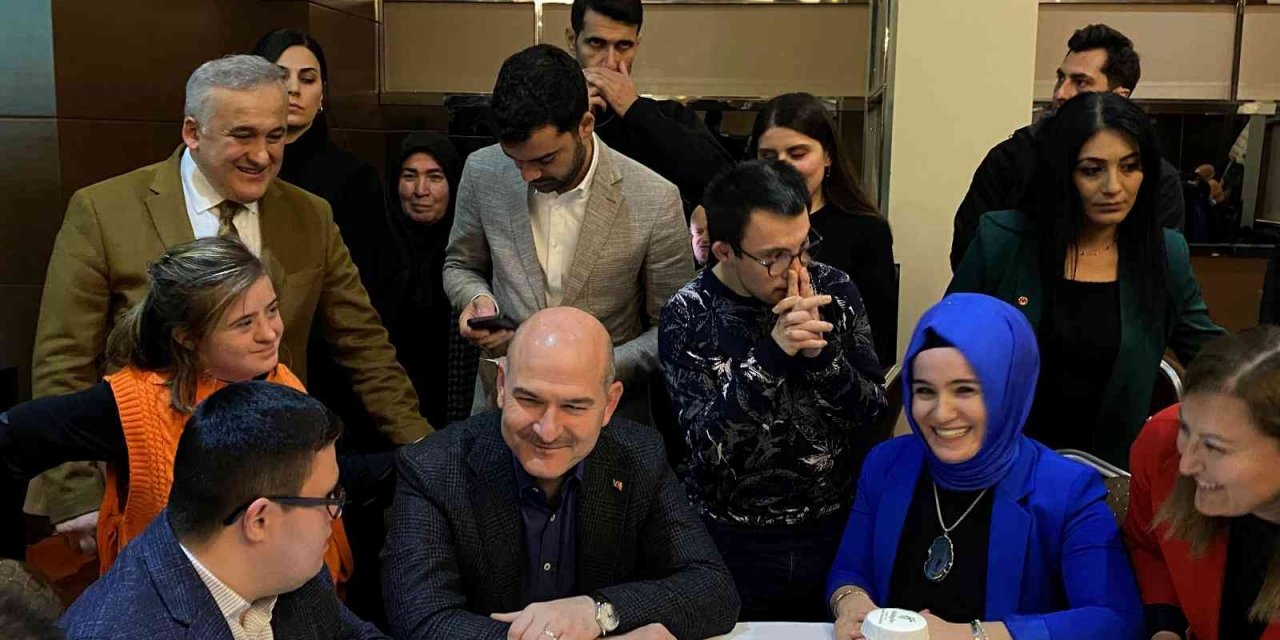 Bakan Soylu, engelli vatandaşlar ve aileleriyle bir araya geldi