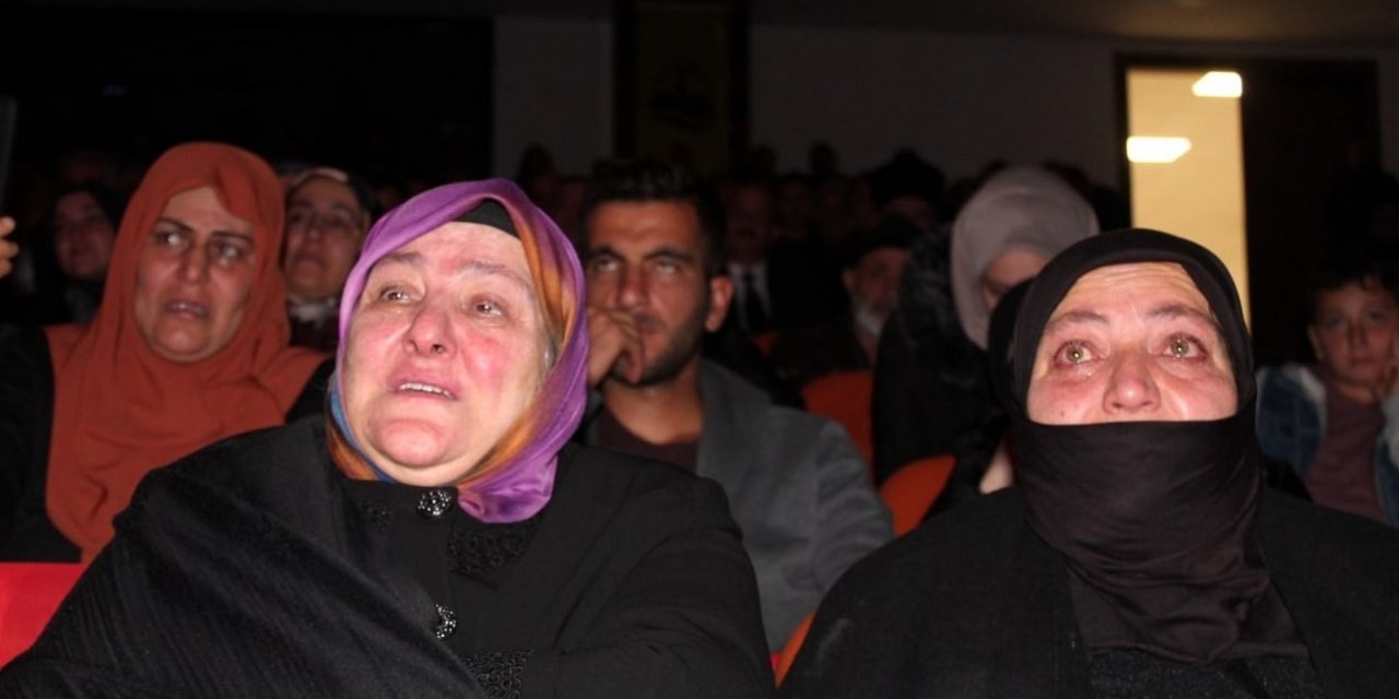 Şehitleri anma programında duygusal anlar yaşandı şehit yakınları gözyaşlarını tutamadı